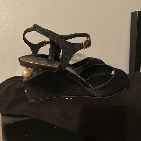 Shoes - Picture 6 of 11